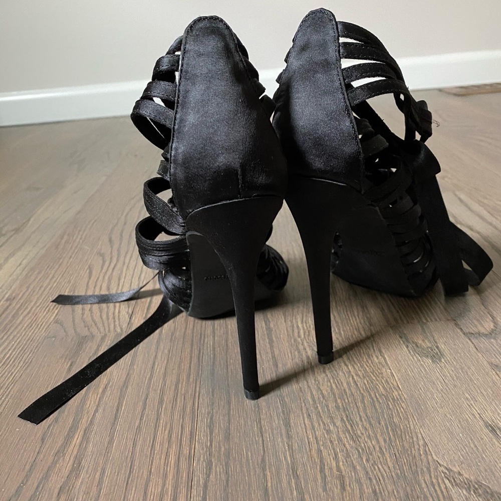 black Heels with satin straps size 8 1/2 new - Picture 3 of 6
